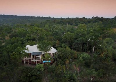 luxury exclusive safari lodge